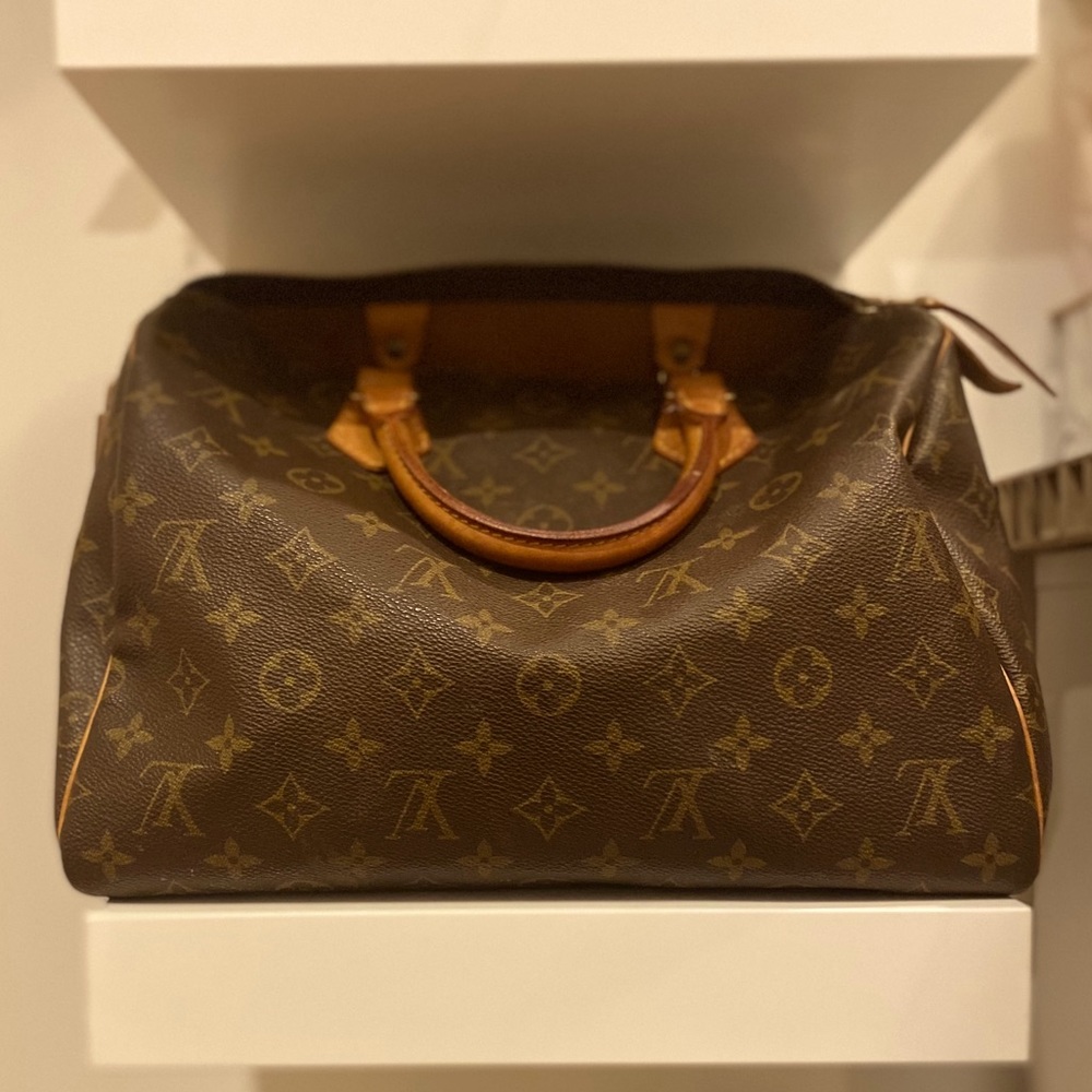 Vintage authentic Louis Vuitton speedy bag